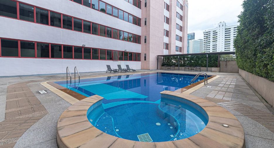 À louer 2 chambres condo à Yan Nawa, Bangkok
