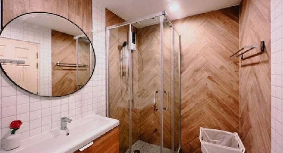 À louer et à vendre 1 chambre condo à Thon Buri, Bangkok