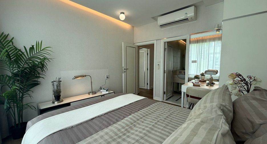For rent 3 bedrooms condo in Khlong Toei, Bangkok