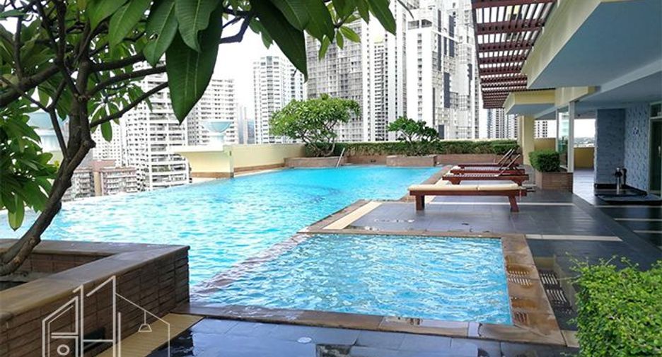 For rent 3 bedrooms condo in Khlong Toei, Bangkok