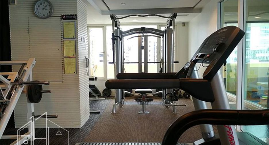 For rent 3 bedrooms condo in Khlong Toei, Bangkok