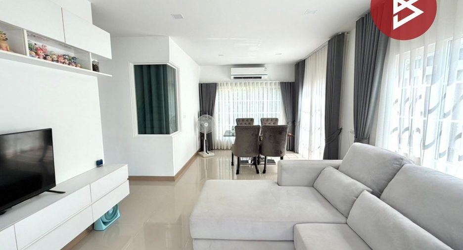 For sale 4 bedrooms house in Taling Chan, Bangkok