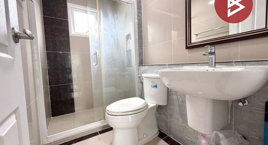 For sale 4 bedrooms house in Taling Chan, Bangkok