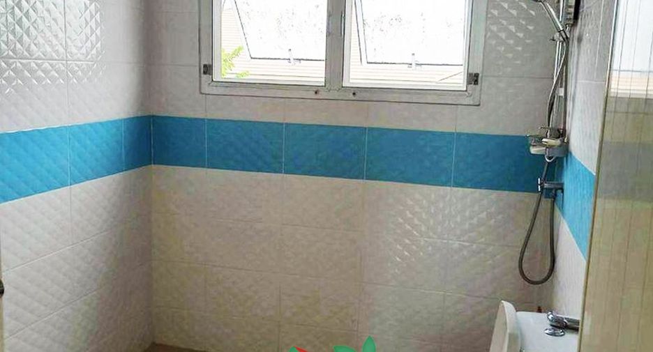 For sale 4 bedrooms townhouse in Wang Thonglang, Bangkok