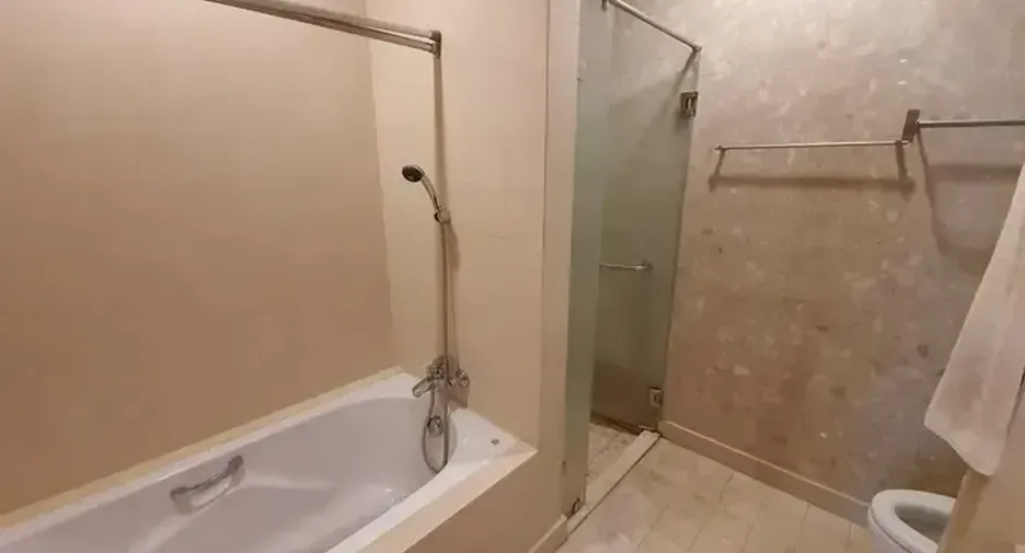 Condo en venta de 4 habitaciones en Bang Kho Laem, Bangkok