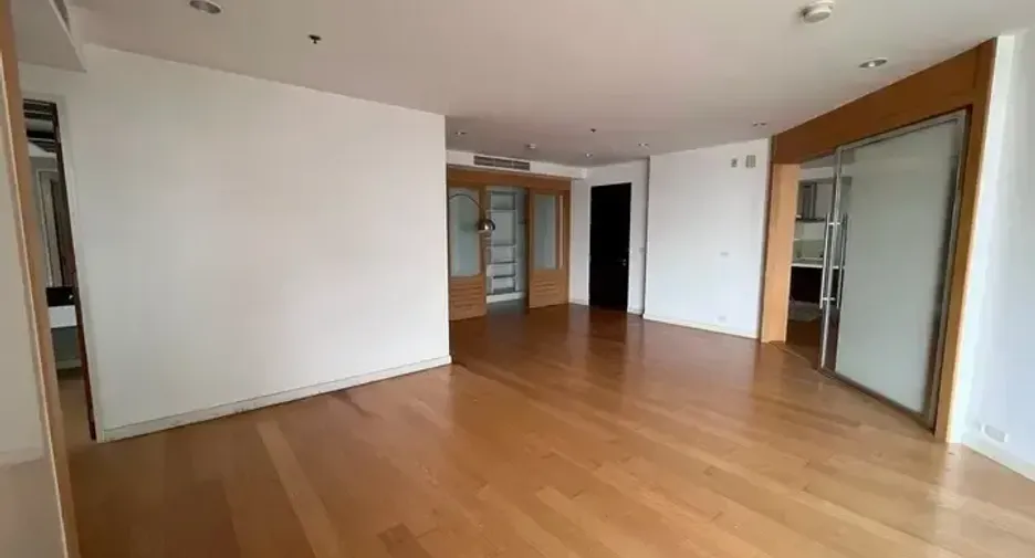 Condo en venta de 4 habitaciones en Bang Kho Laem, Bangkok
