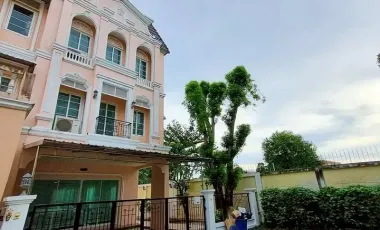 For rent 4 bedrooms townhouse in Phasi Charoen, Bangkok