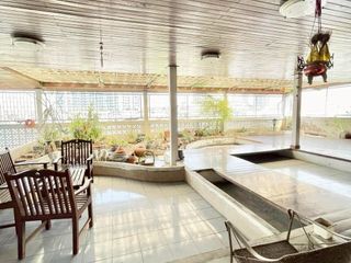 For sale 6 bedrooms house in Khlong San, Bangkok