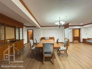 Apartamento en alquiler de 4 habitaciones en Watthana, Bangkok