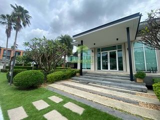 Haus zum Kauf mit 6 Zimmer in Lat Krabang, Bangkok