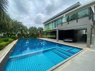 Haus zum Kauf mit 6 Zimmer in Lat Krabang, Bangkok