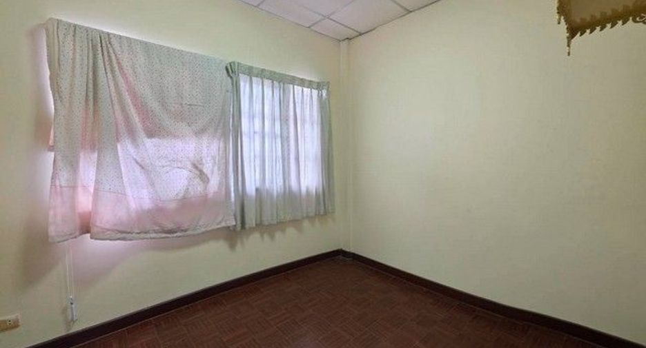 À vendre 2 chambres maison de ville à Bang Bua Thong, Nonthaburi