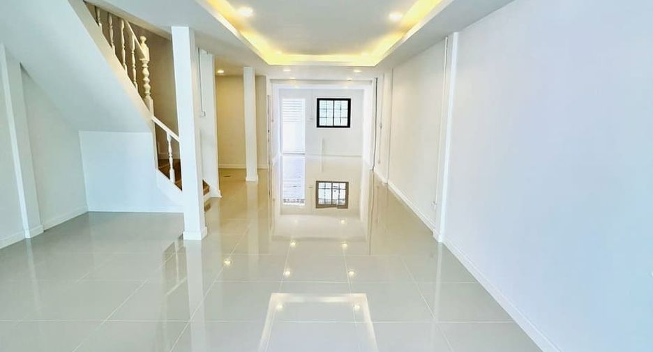 For sale 2 bedrooms townhouse in Bueng Kum, Bangkok