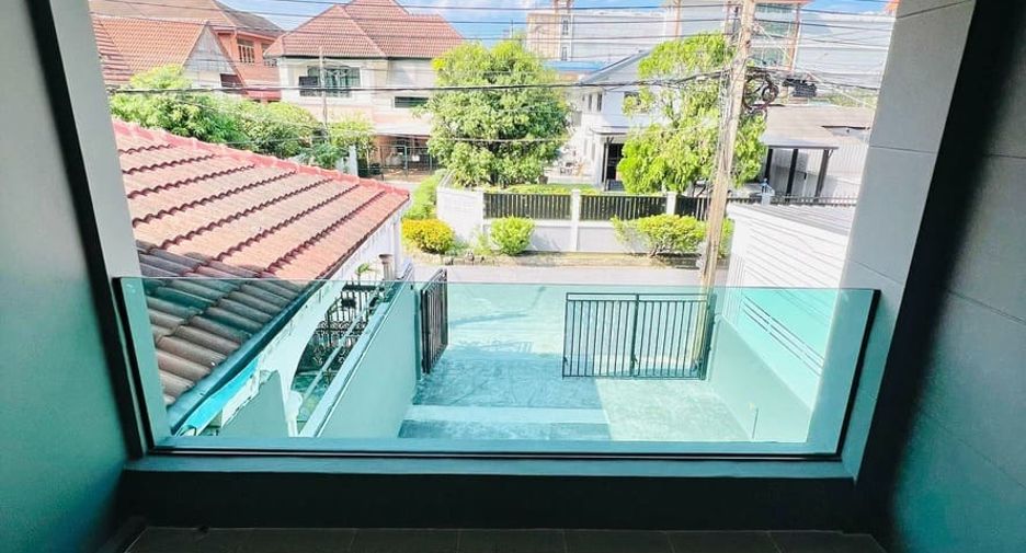 For sale 2 bedrooms townhouse in Bueng Kum, Bangkok