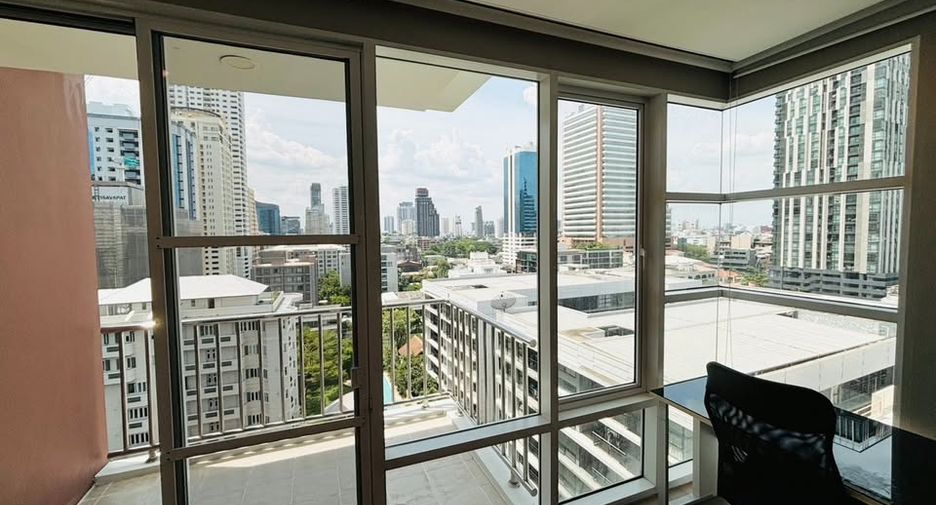For rent 2 bedrooms condo in Khlong Toei, Bangkok