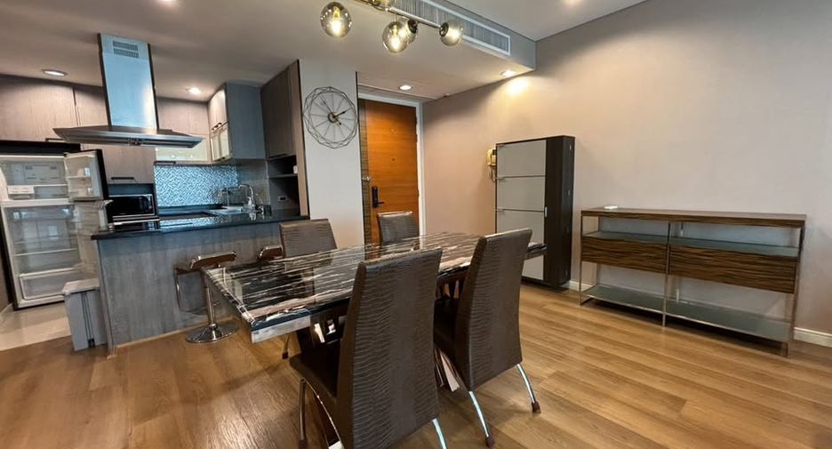 For rent 2 bedrooms condo in Khlong Toei, Bangkok