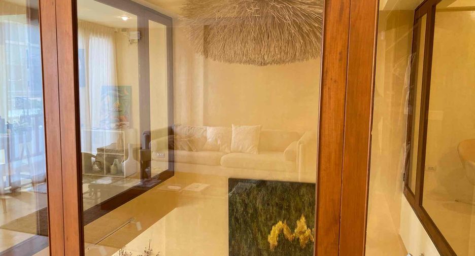 For sale and for rent 3 bedrooms townhouse in Yan Nawa, Bangkok