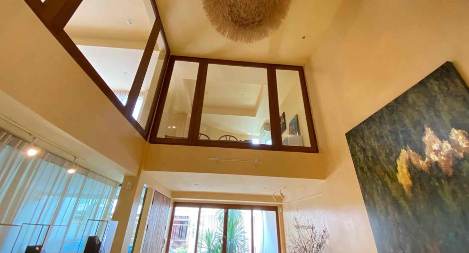 For sale and for rent 3 bedrooms townhouse in Yan Nawa, Bangkok