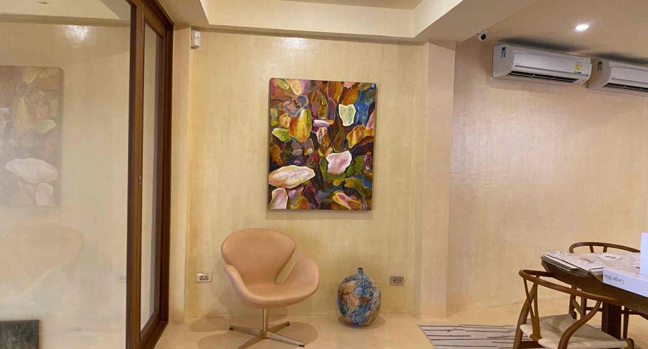 For sale and for rent 3 bedrooms townhouse in Yan Nawa, Bangkok