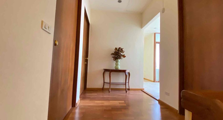 For sale and for rent 3 bedrooms townhouse in Yan Nawa, Bangkok