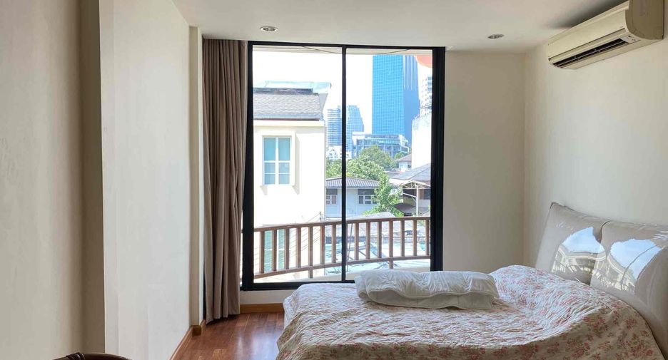 For sale and for rent 3 bedrooms townhouse in Yan Nawa, Bangkok