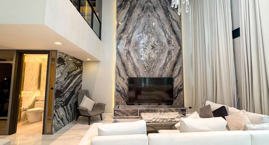 Casa en alquiler de 4 habitaciones en Watthana, Bangkok