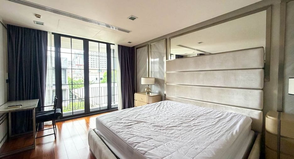 Casa en alquiler de 4 habitaciones en Watthana, Bangkok
