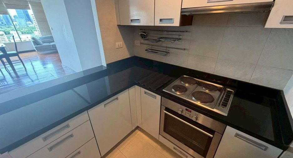 For rent 3 ベッドルーム condo in Khlong Toei, Bangkok