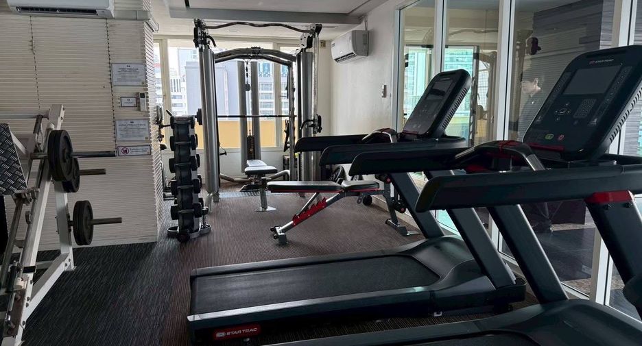 For rent 3 ベッドルーム condo in Khlong Toei, Bangkok