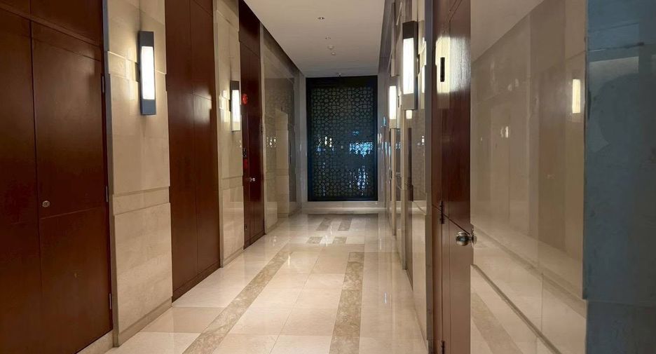 For rent 3 ベッドルーム condo in Khlong Toei, Bangkok