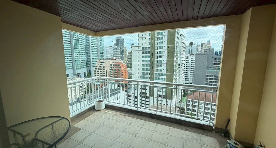 For rent 3 ベッドルーム condo in Khlong Toei, Bangkok