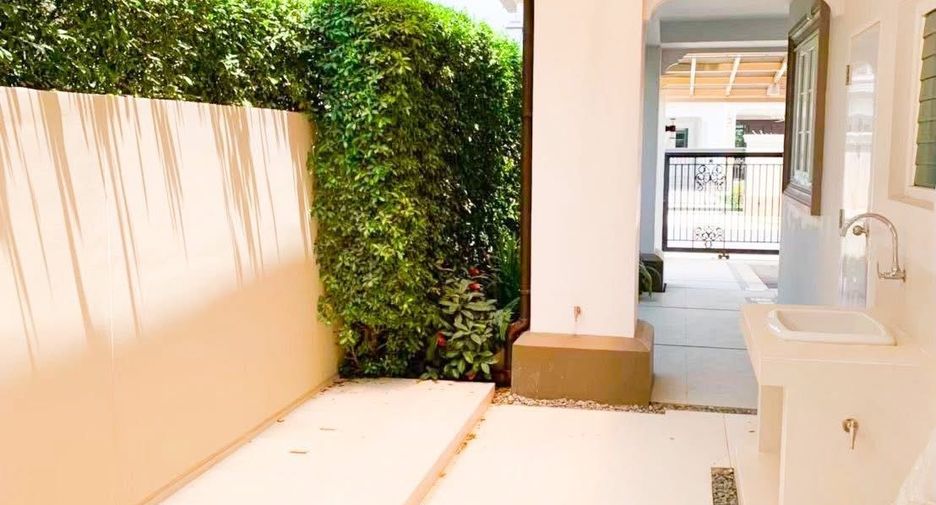 For sale 4 bedrooms house in Bang Phli, Samut Prakan