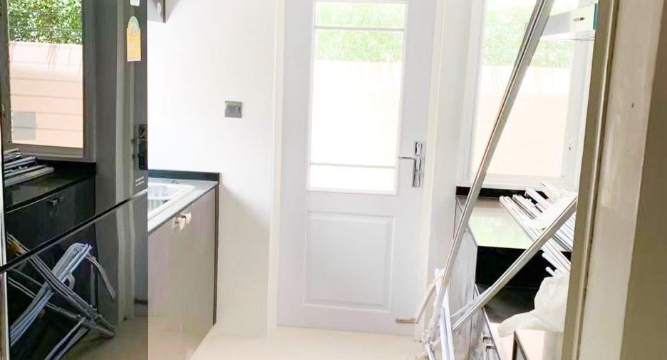For sale 4 bedrooms house in Bang Phli, Samut Prakan