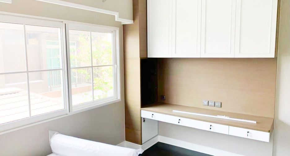 For sale 4 bedrooms house in Bang Phli, Samut Prakan