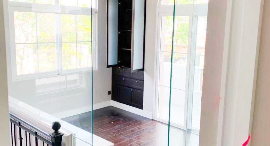 For sale 4 bedrooms house in Bang Phli, Samut Prakan