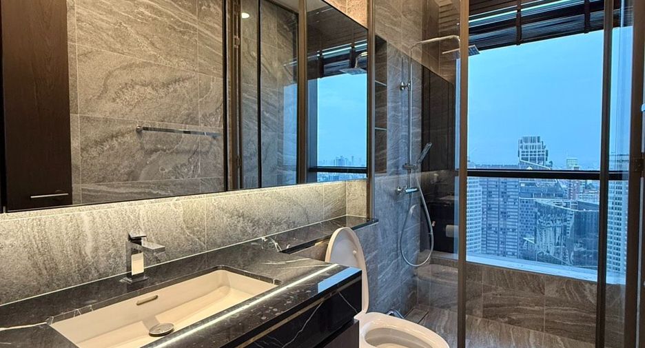 For rent 3 ベッドルーム condo in Khlong Toei, Bangkok