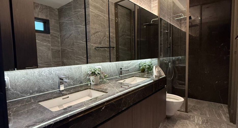 For rent 3 ベッドルーム condo in Khlong Toei, Bangkok
