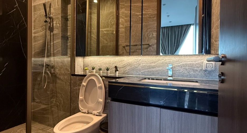 For rent 3 ベッドルーム condo in Khlong Toei, Bangkok