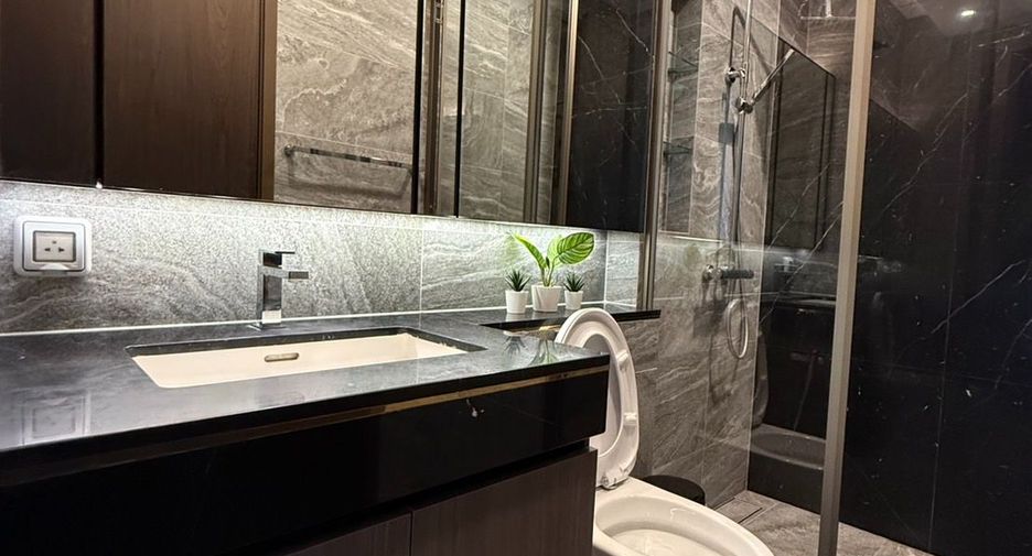 For rent 3 ベッドルーム condo in Khlong Toei, Bangkok