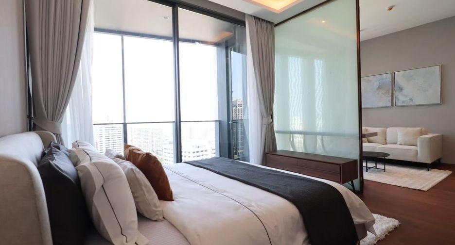 For rent 3 bedrooms condo in Khlong Toei, Bangkok