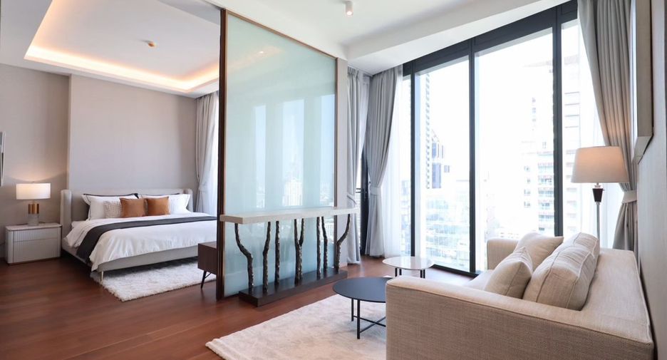 For rent 3 bedrooms condo in Khlong Toei, Bangkok