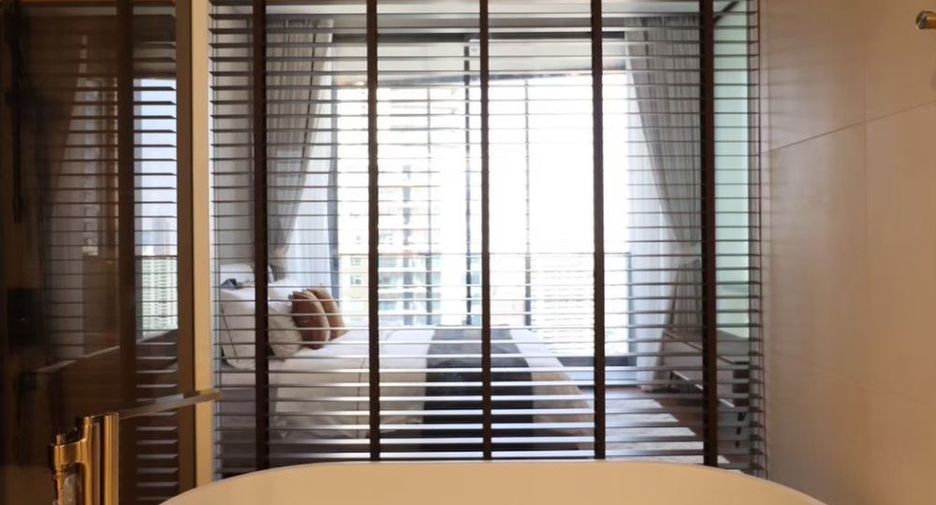 For rent 3 bedrooms condo in Khlong Toei, Bangkok