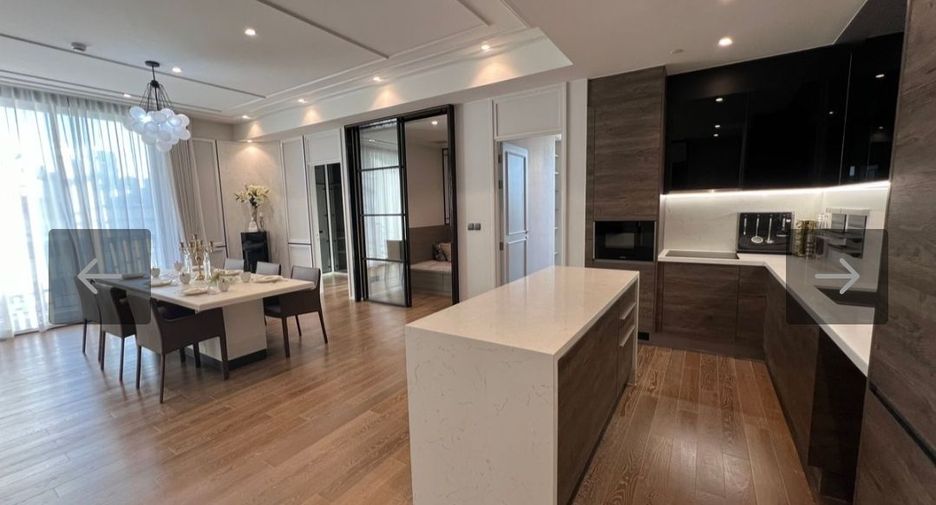 For rent 3 bedrooms condo in Pathum Wan, Bangkok