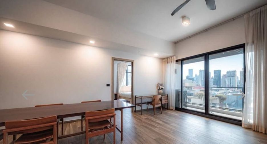 For rent 4 bedrooms condo in Watthana, Bangkok