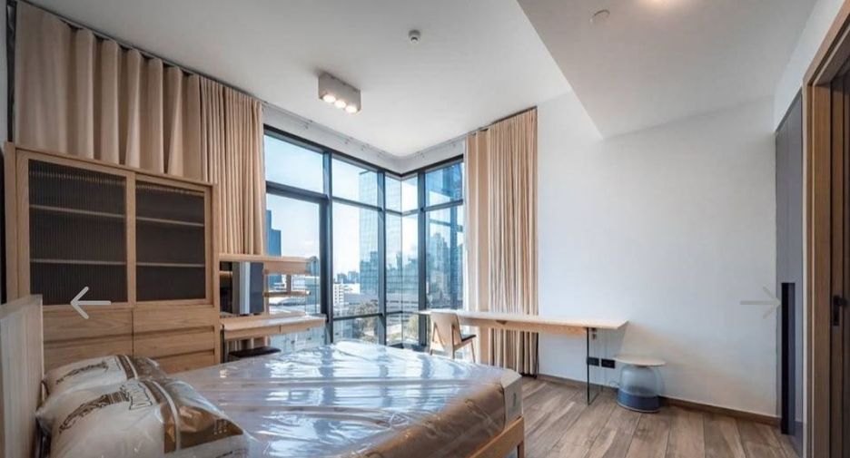 For rent 4 bedrooms condo in Watthana, Bangkok