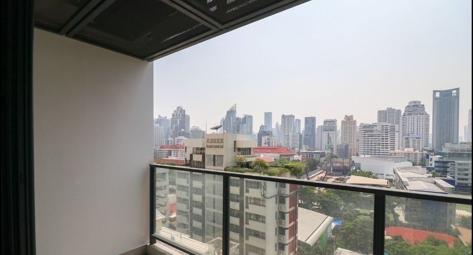 For rent 4 bedrooms condo in Watthana, Bangkok