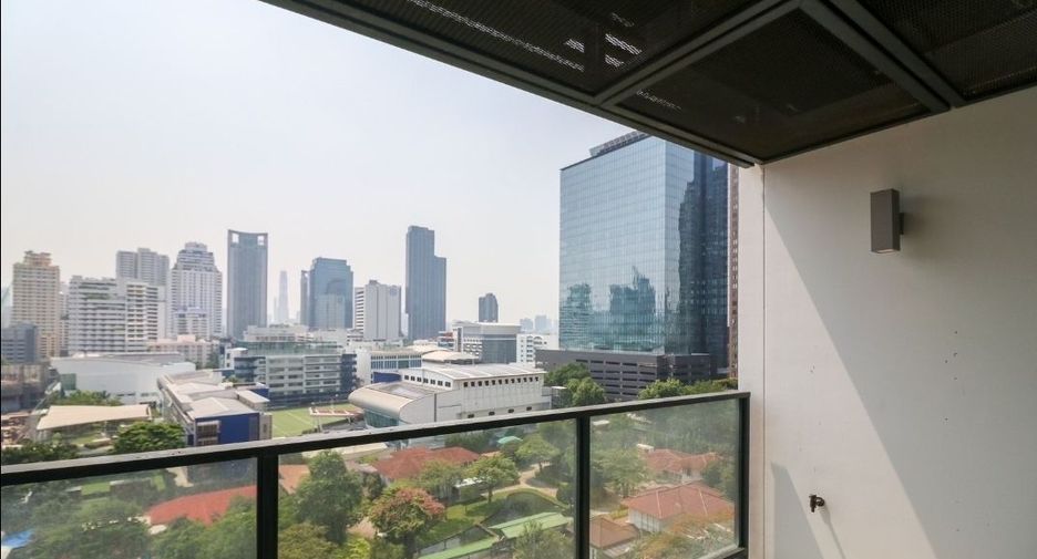 For rent 4 bedrooms condo in Watthana, Bangkok