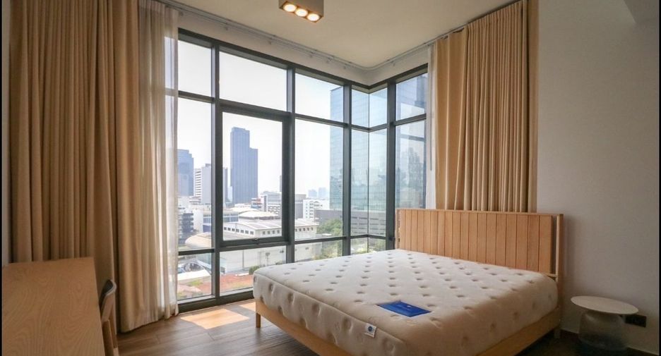 For rent 4 bedrooms condo in Watthana, Bangkok