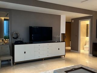 À louer et à vendre 3 chambres condo à Pathum Wan, Bangkok