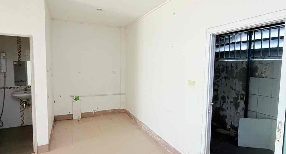 À vendre 2 chambres maison de ville à Mueang Udon Thani, Udon Thani